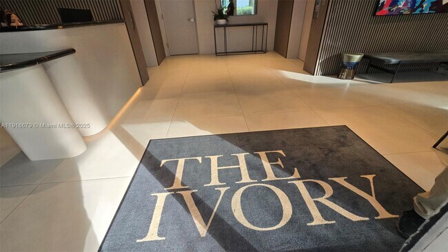 Building Photo - 9261 E Bay Harbor Dr