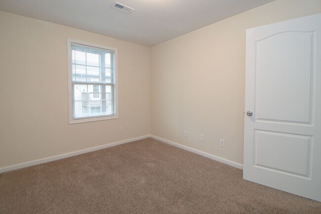 Building Photo - 505-E Havendale Ct