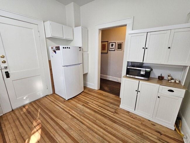 Building Photo - Maryland721