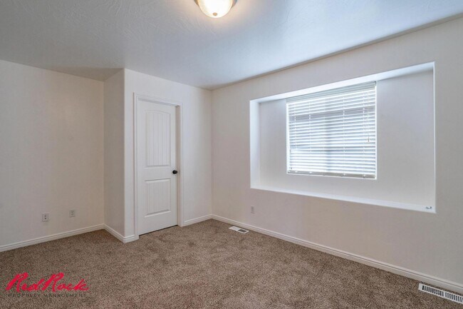 Building Photo - 2075 S Sir Monte Dr