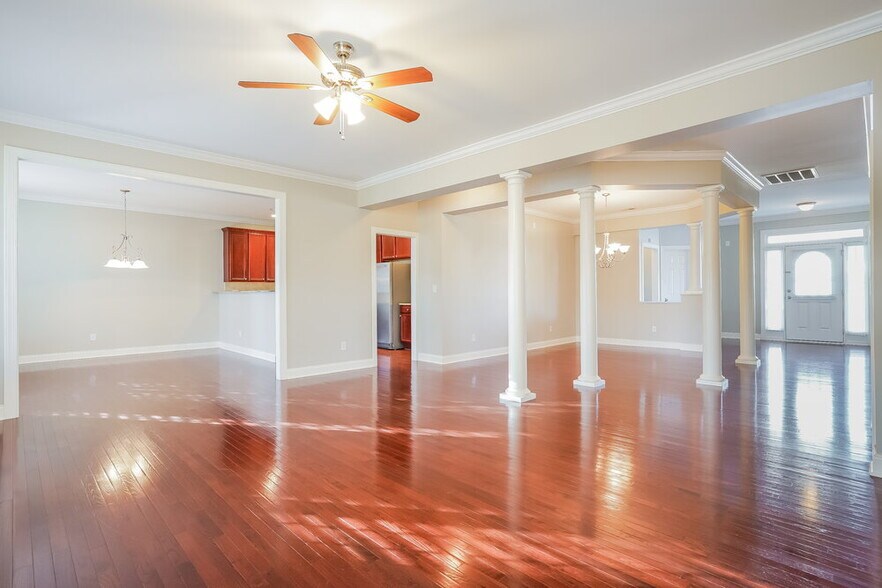 Building Photo - 500 Boswell Ln