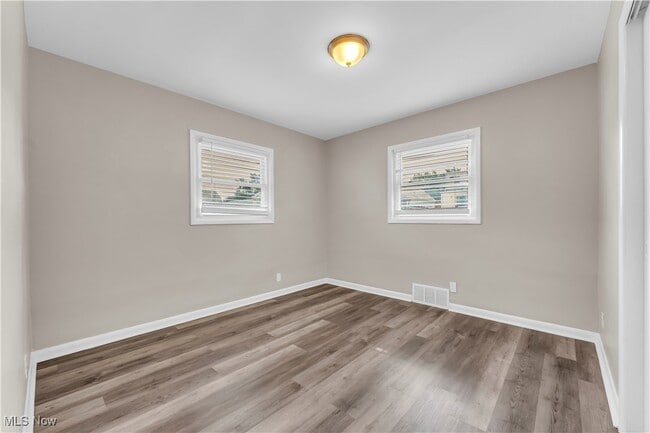 Building Photo - 1253 Hilltop Dr