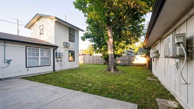 Building Photo - 737 N 12th St