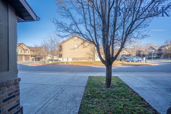 Building Photo - 3 Bed 3 Bath in Layton