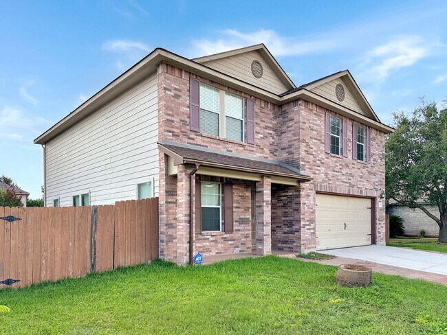 Building Photo - Spacious 5-Bedroom Retreat with Oversized Primary Suite in Converse