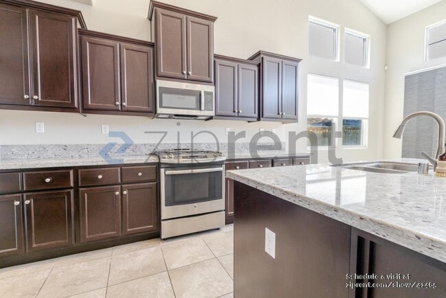 Building Photo - 776 Open Range Ave