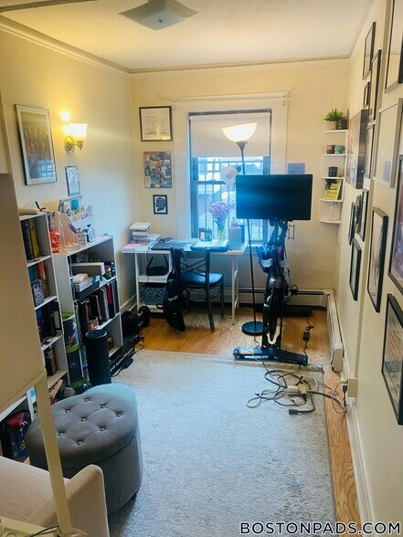 Building Photo - 94 W Cedar St