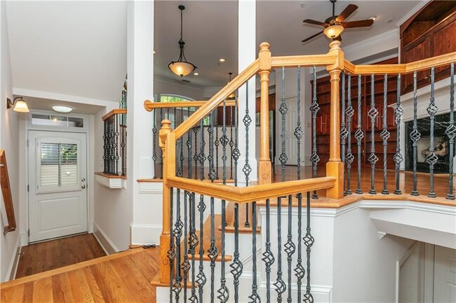 Building Photo - 778 Clifton Heights Ln NE