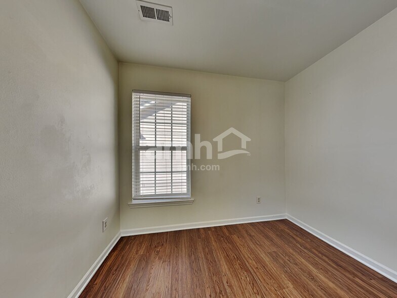 Building Photo - 1517 Braveheart Ln