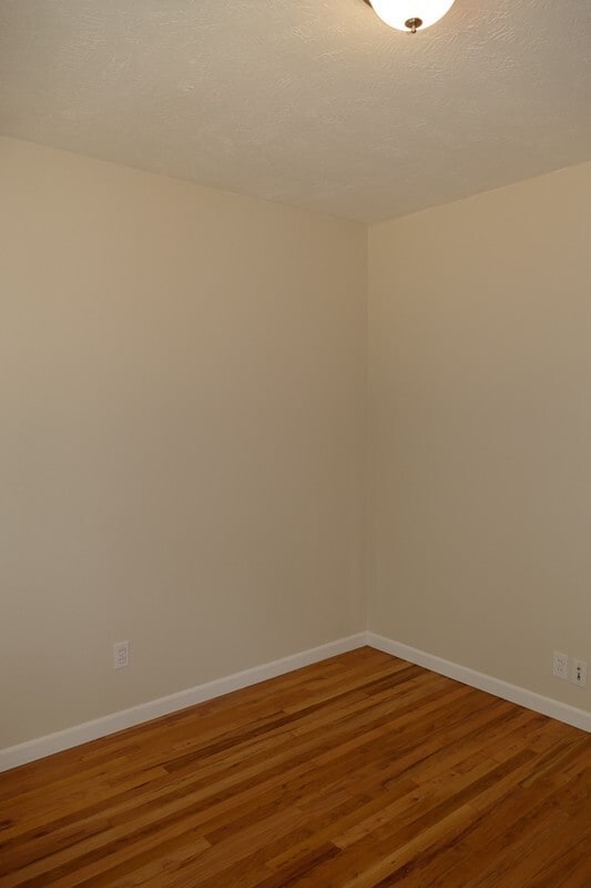Building Photo - SE Garrett Dr - Milwaukie 3 bedroom with hardwood floors