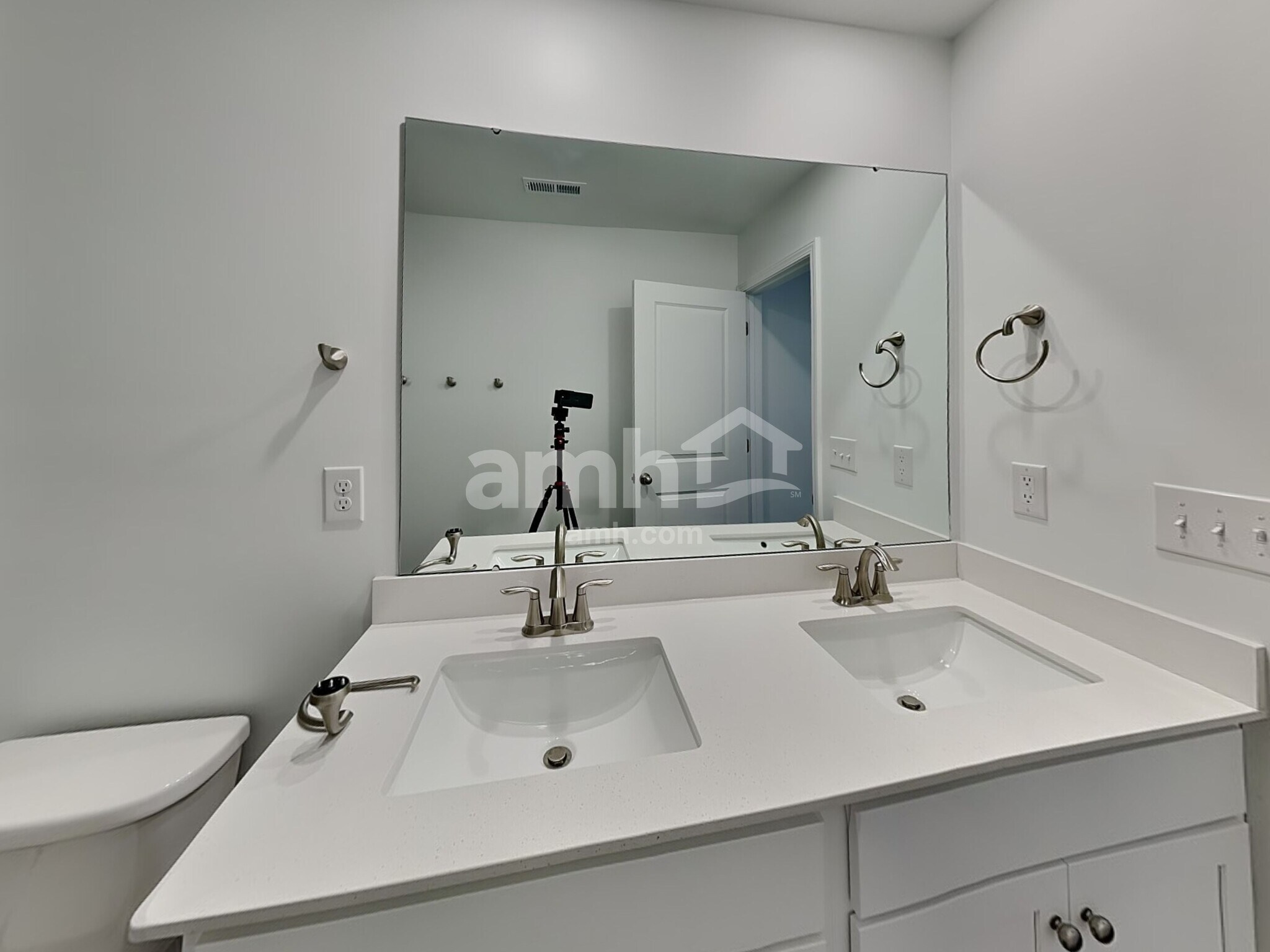 Building Photo - 1208 Livengood Wy