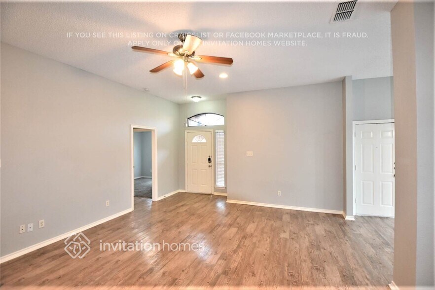 Building Photo - 1117 Park Glen