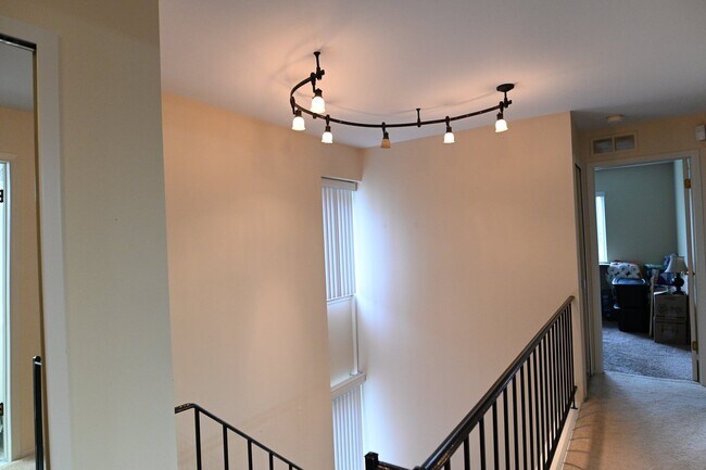 Building Photo - 27420 Evergreen Rd