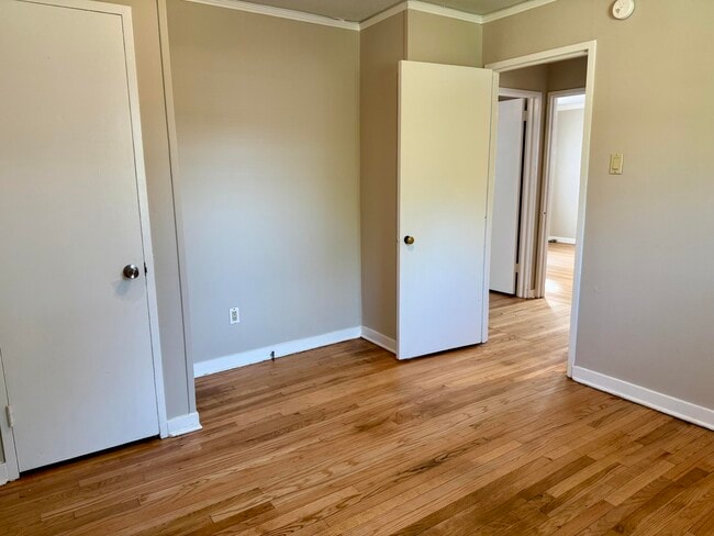 Building Photo - 2550 Lyman St