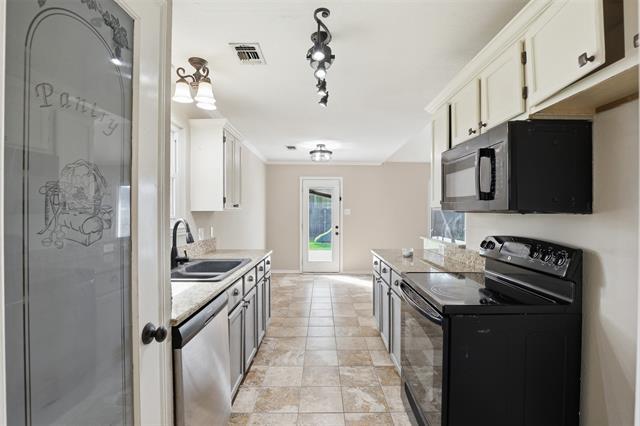 Building Photo - 108 George St