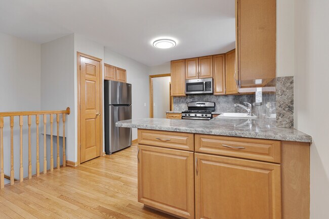 Building Photo - 2931 N 76th Ave