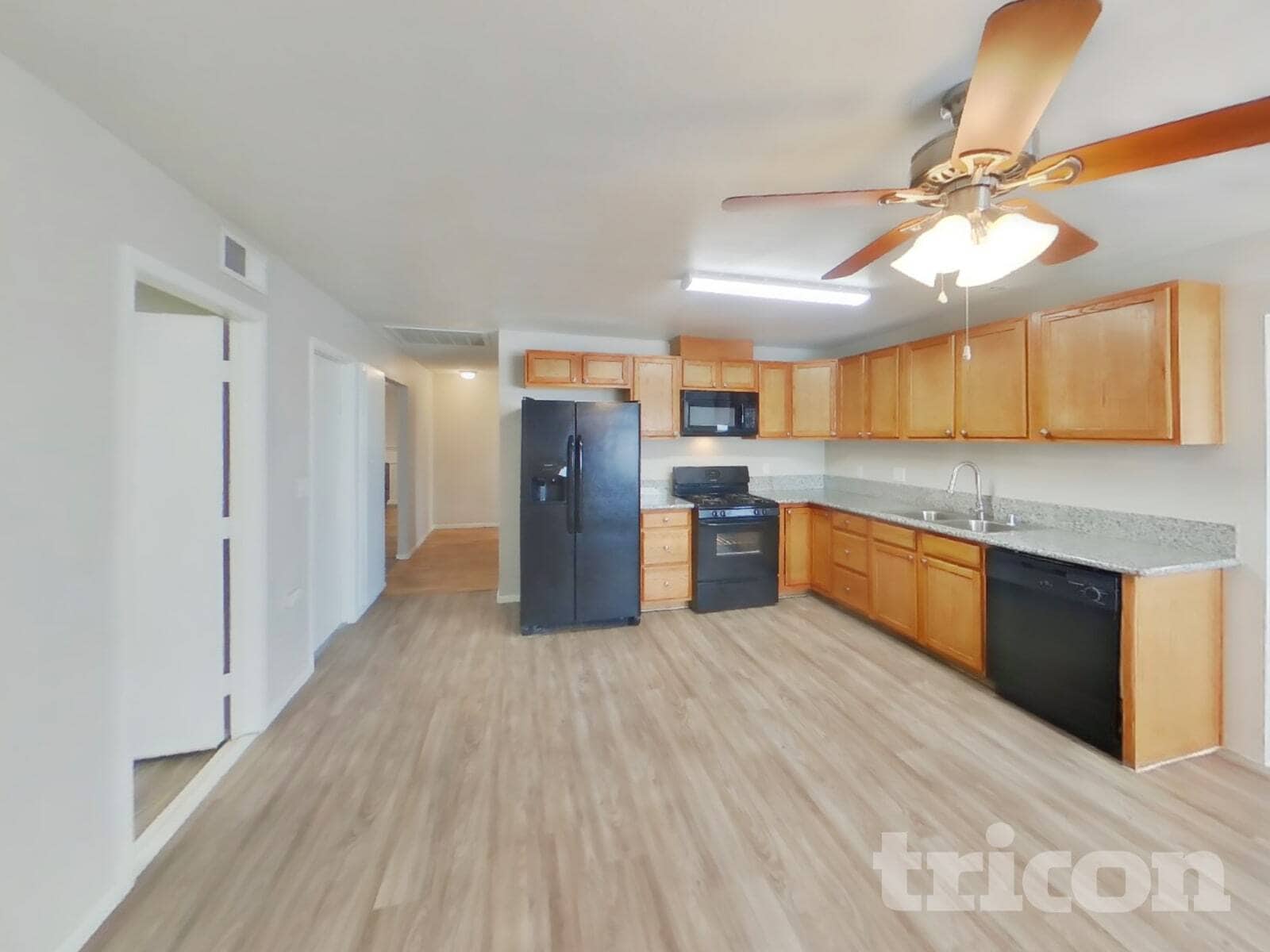 Building Photo - 4078 Deerfield Ave