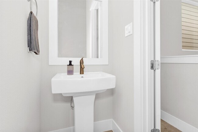 Building Photo - 7707 Nasser Ln