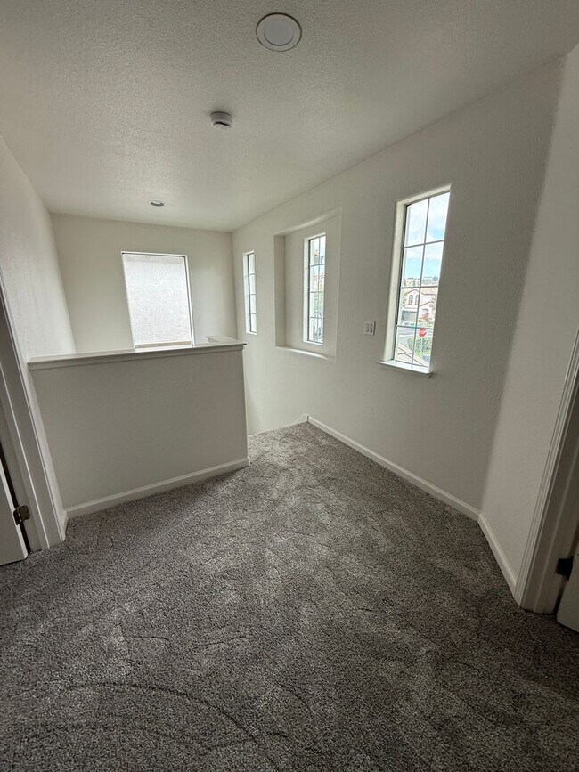 Building Photo - 505 Flora Spring Ct