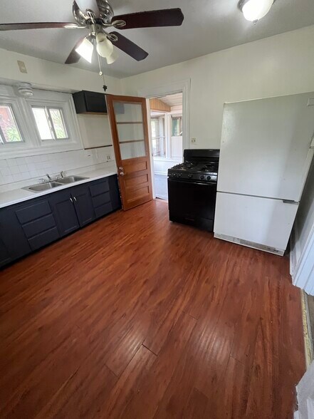 Building Photo - 485 Hillside Ave