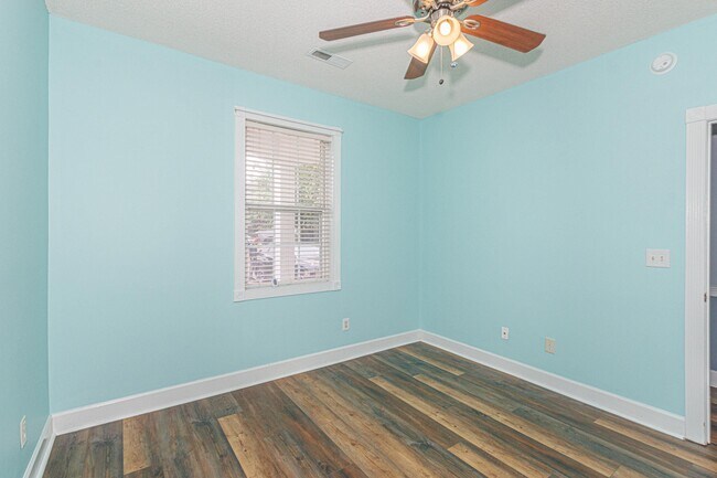 Building Photo - 4627 Wild Iris Dr