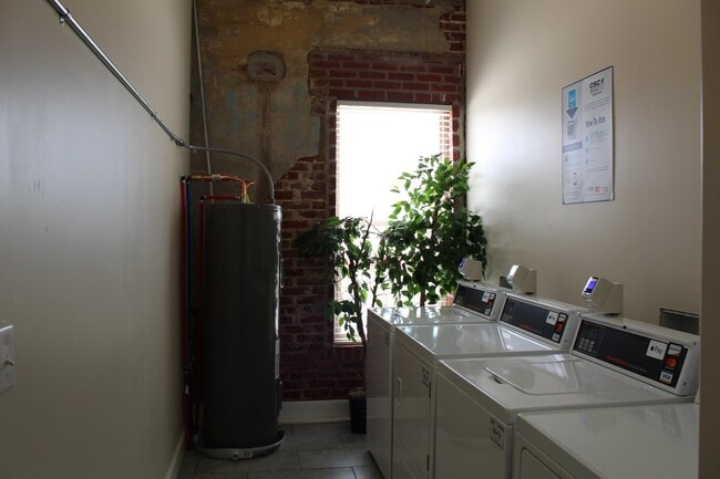 Building Photo - 1 Bedroom 1 Bathroom Loft apartment