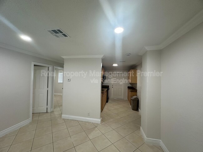 Building Photo - 1264 Ct-25