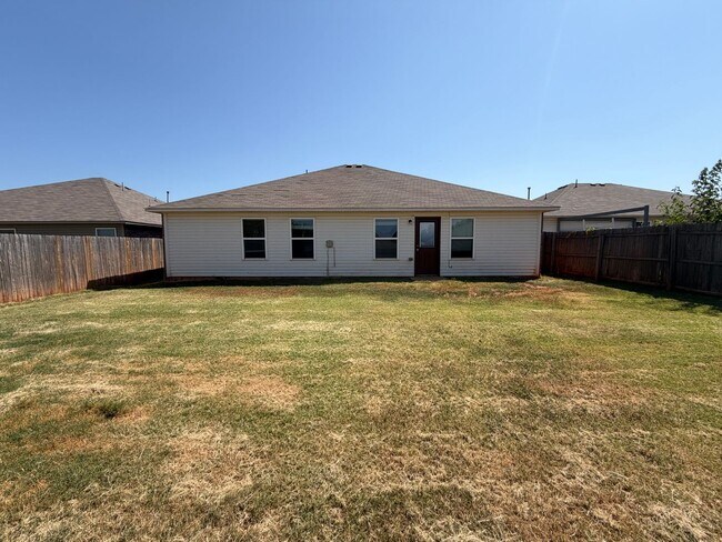 Building Photo - 3401 SE 95th St