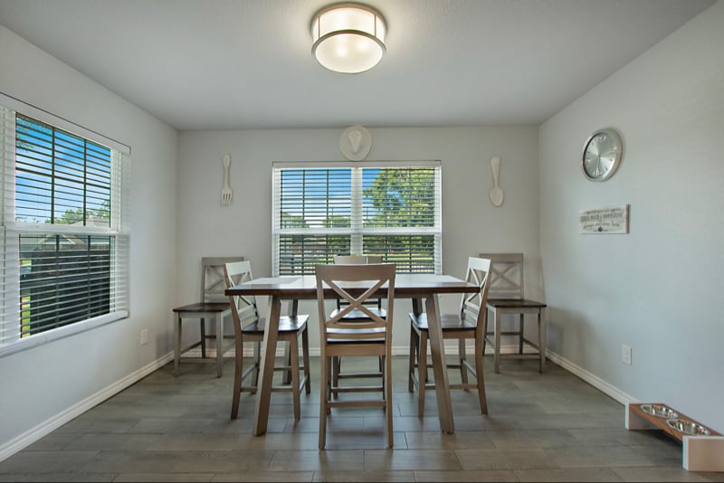 Building Photo - 958 E Allen Ave