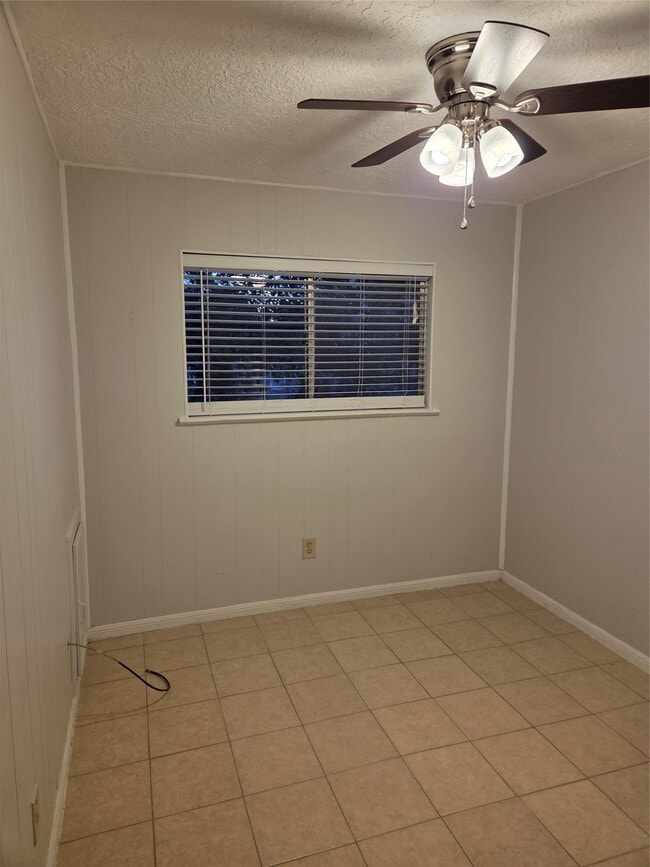 Building Photo - 902 Euclid St