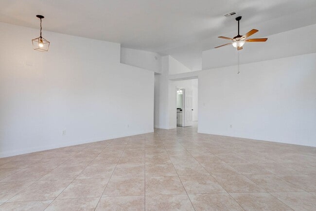 Building Photo - 2205 Riderwood Ave