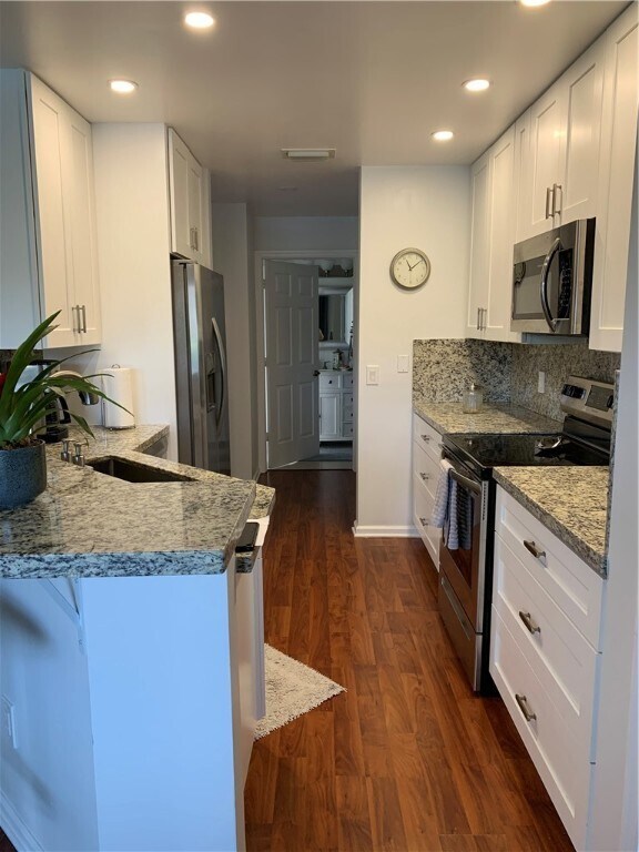 Building Photo - 200 Grand Royale Cir