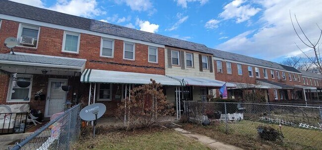 Primary Photo - 4933 Edgemere Ave