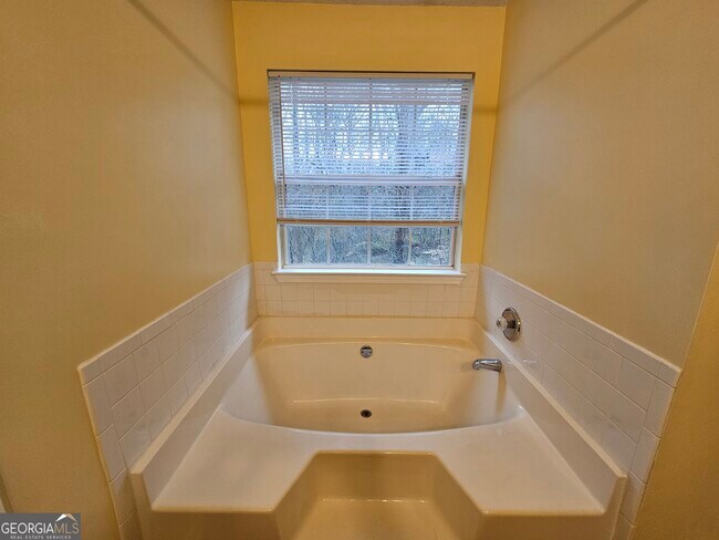 Building Photo - 206 Southwind Ln