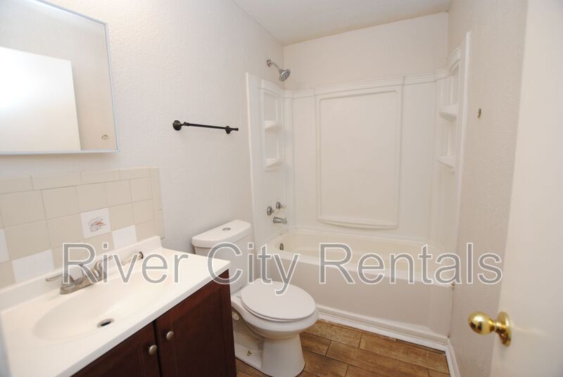 Building Photo - 2443 N Seabury Pl