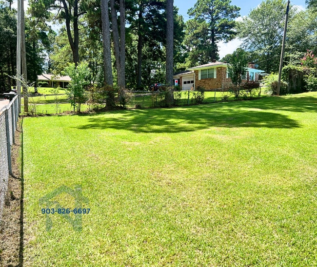 Building Photo - 314 Pin Oak St