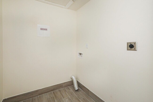 Building Photo - 9109 McPherson Rd