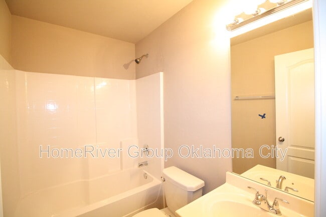 Building Photo - 13121 Beekman Dr