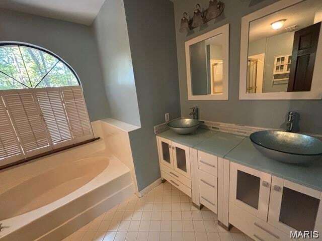 Building Photo - 1599 Paradise Valley Dr