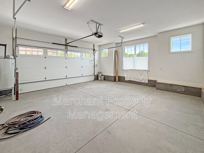 Building Photo - 15 Gerru Ct