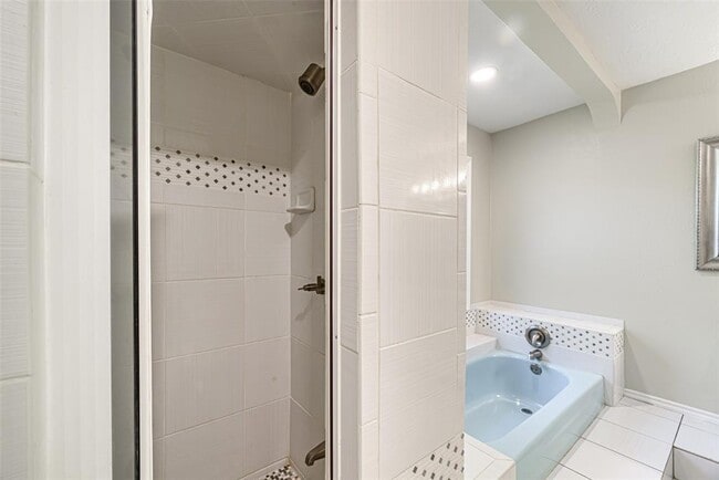 Building Photo - 102 Butlers Ct