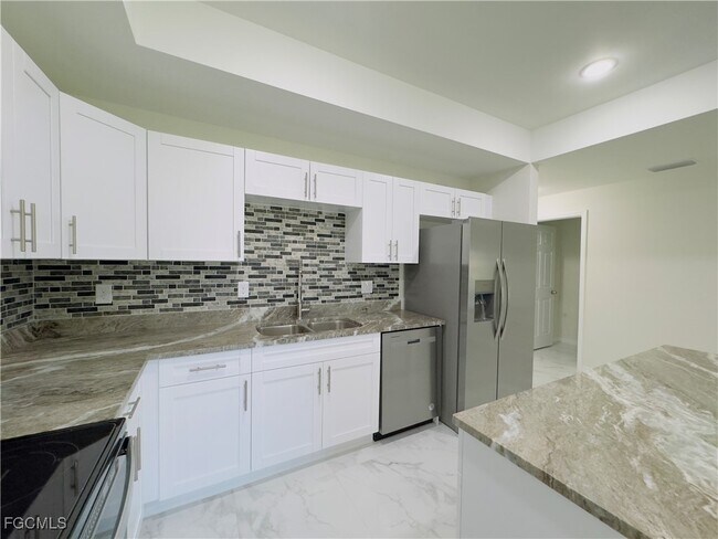 Building Photo - 884 Alabama Rd S