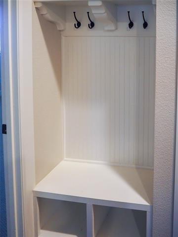 Building Photo - 400 Sunflower Ave