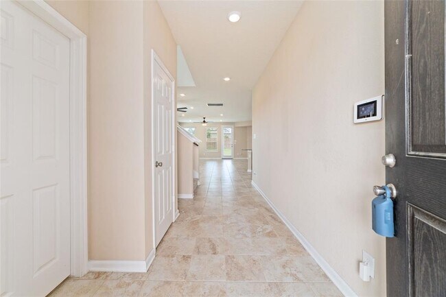 Building Photo - 14735 Cypress Creek Landing