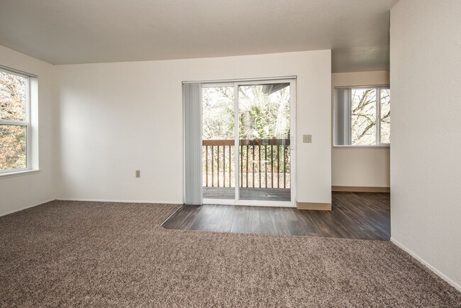 Interior Photo - River Crest Apartments