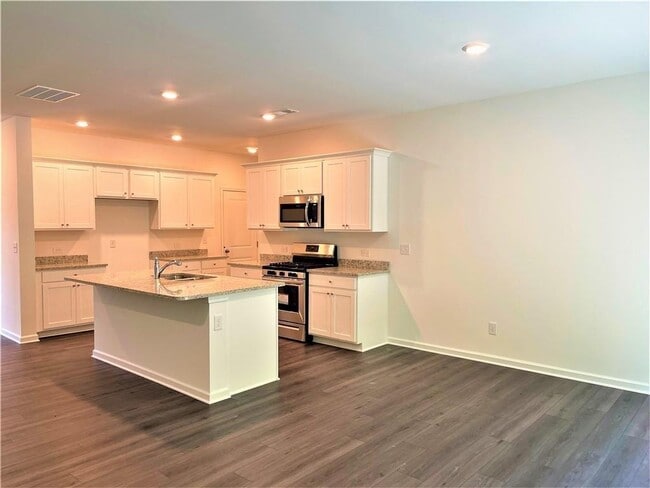 Building Photo - 270 Rivulet Dr