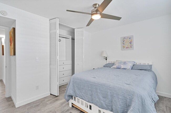 Building Photo - 1441 Ocean Dr
