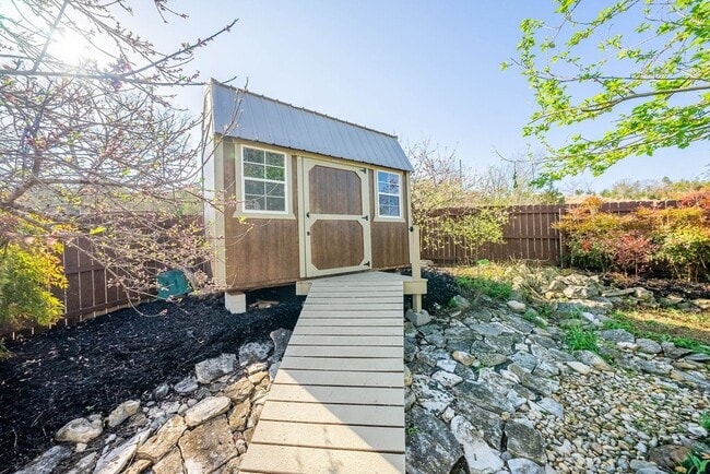 Building Photo - 1213 Donna Kay Dr