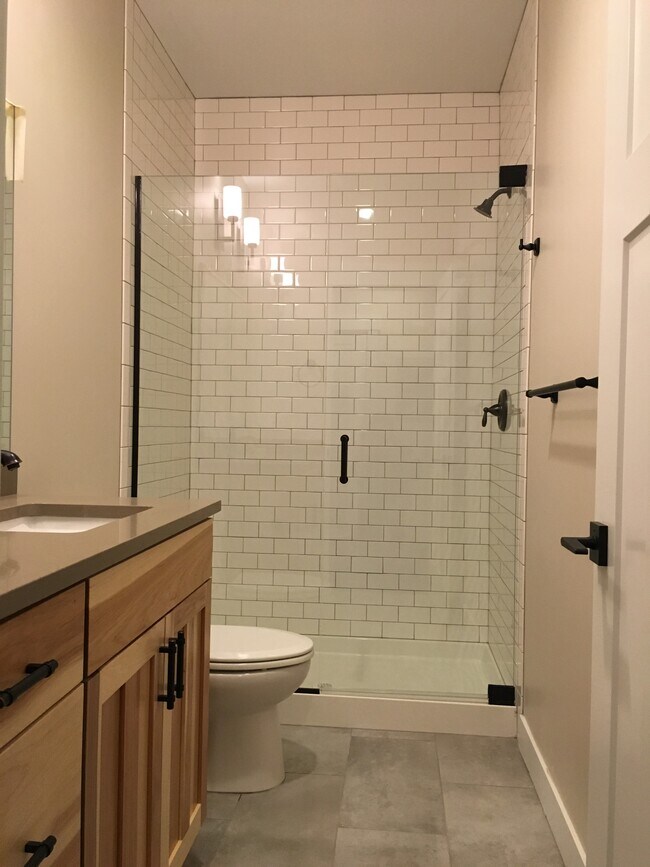 Building Photo - 2311 E John St