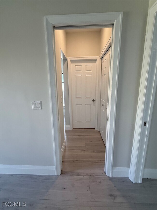 Building Photo - 711 SE 33rd Terrace